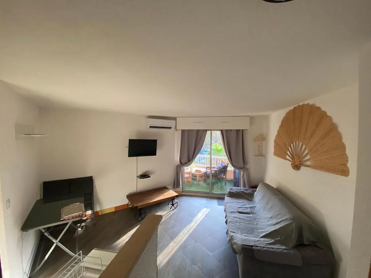 Appartement Au Lagon Bleu A Frejus, Garage, Tennis & Piscine 1200 M2 0*,  Frankrijk