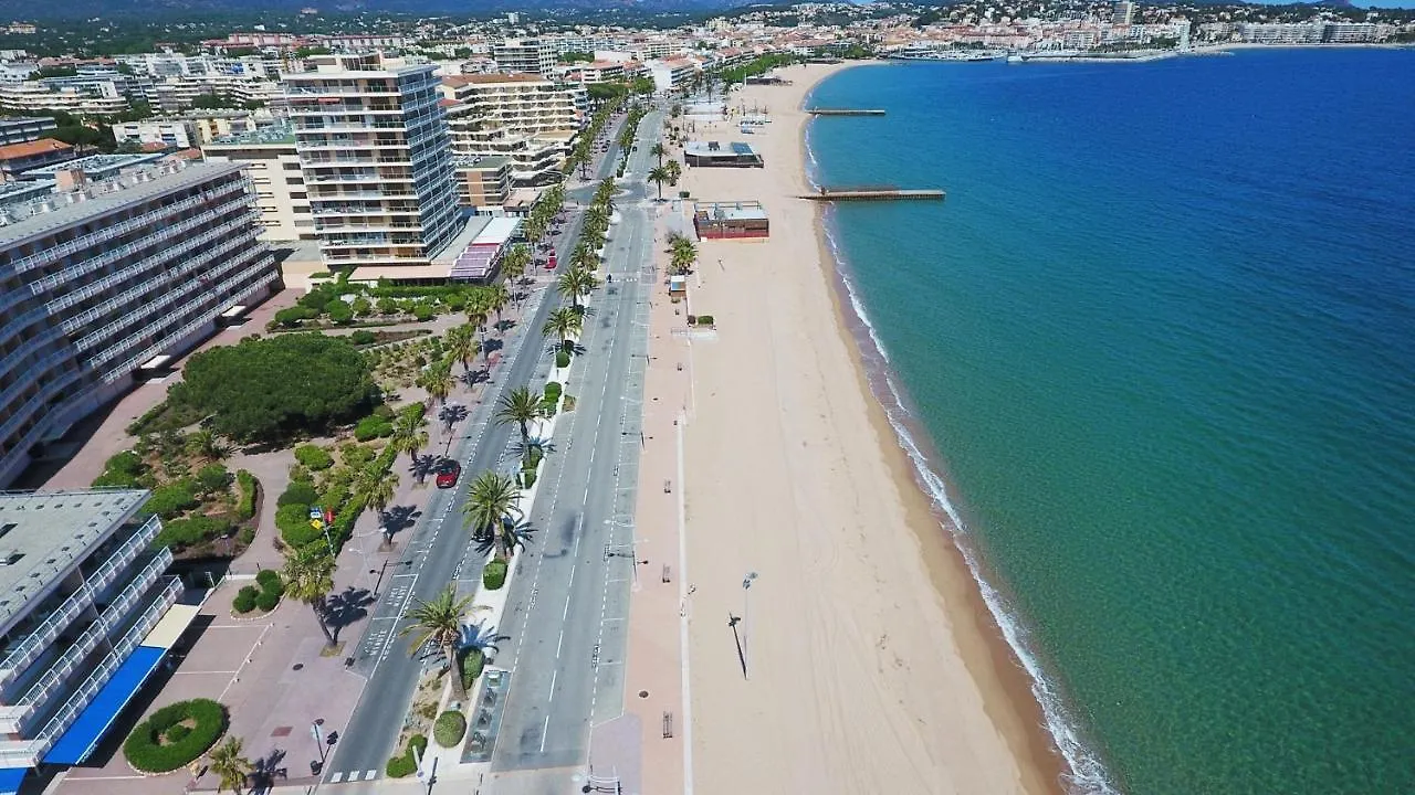 appartement au LAGON BLEU à Fréjus, garage, tennis&piscine 1200 M2 France