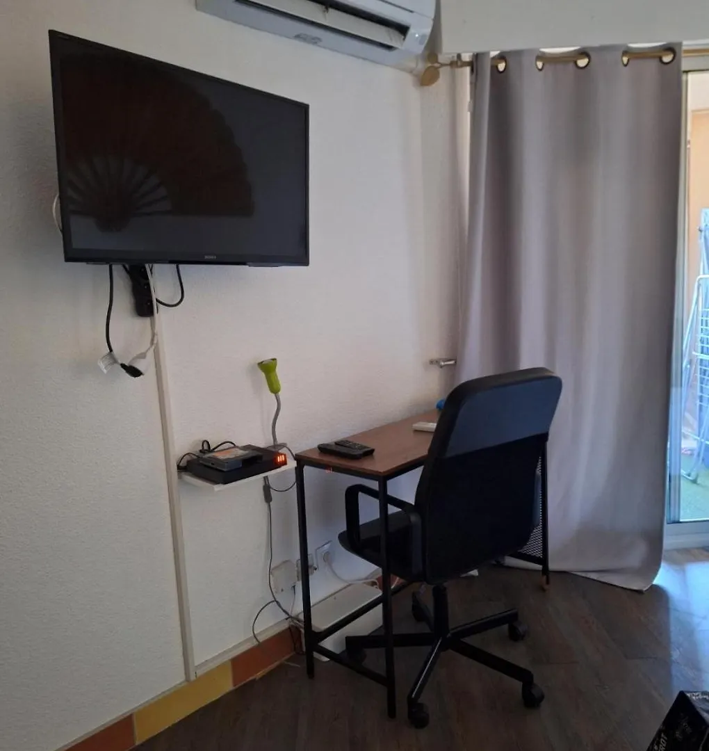 Apartment Appartement Au Lagon Bleu A Frejus, Garage, Tennis & Piscine 1200 M2